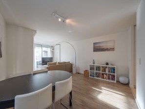 Apartment | Dining - Apartment in Heist Near the Beach (Knokke-Heist)