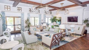 TV - *NEW Pool/Spa Theater Game Room FREE Resort Access (Kissimmee)