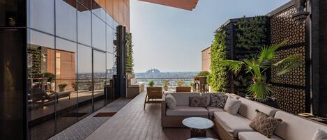 Panoramic Penthouse, 4 Bedrooms, Harbour View | Terrace/patio