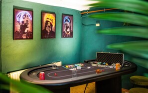 House | Game room