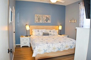 2 bedrooms, iron/ironing board, WiFi, bed sheets - Island Palms Summary: (Corpus Christi)