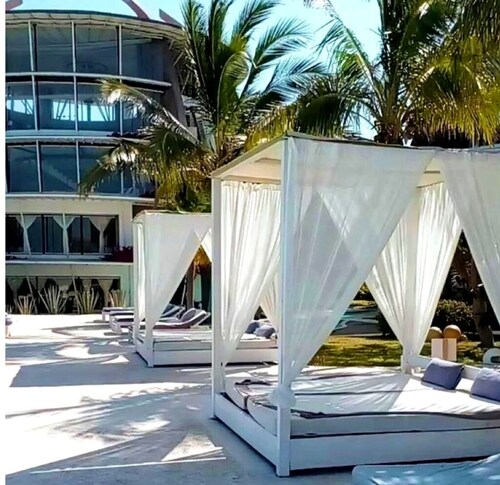 Marine Park Oceanfront Oasis: 3-Bedroom Beachfront