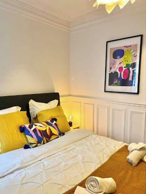 Apartment | 2 bedrooms, iron/ironing board, bed sheets