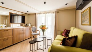 Unclassified image, 5 of 33, button - Merveil - Luxury Suite - Marais - Turenne (Paris)