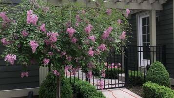 Nhà, 5 phòng ngủ, hút thuốc, sân hiên | Vườn