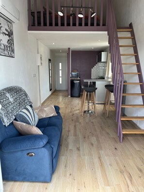 Full-size fridge, microwave, stovetop, toaster - Vue sur l'océan (Saint-Denis)