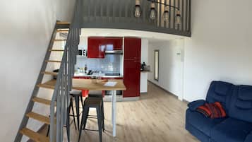 Classic Double Room, Balcony, Sea View | Living area | 60-cm LCD TV with satellite channels