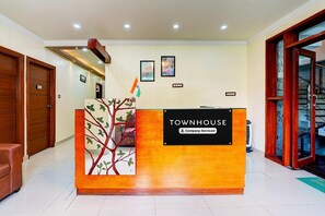 House | Reception - Stylish Stays at MG Road Near Commercial Street (Bengaluru)
