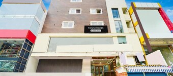 Stylish Stays at MG Road Near Commercial Street