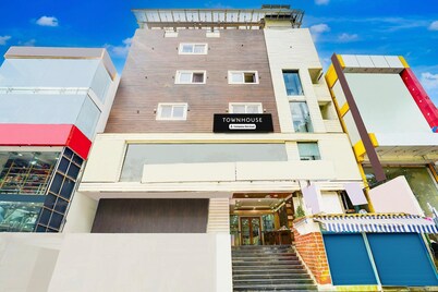 Stylish Stays at MG Road Near Commercial Street