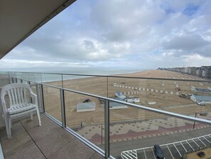 Apartment | Balcony - Sea View Stay for 6 Guests (Knokke-Heist)