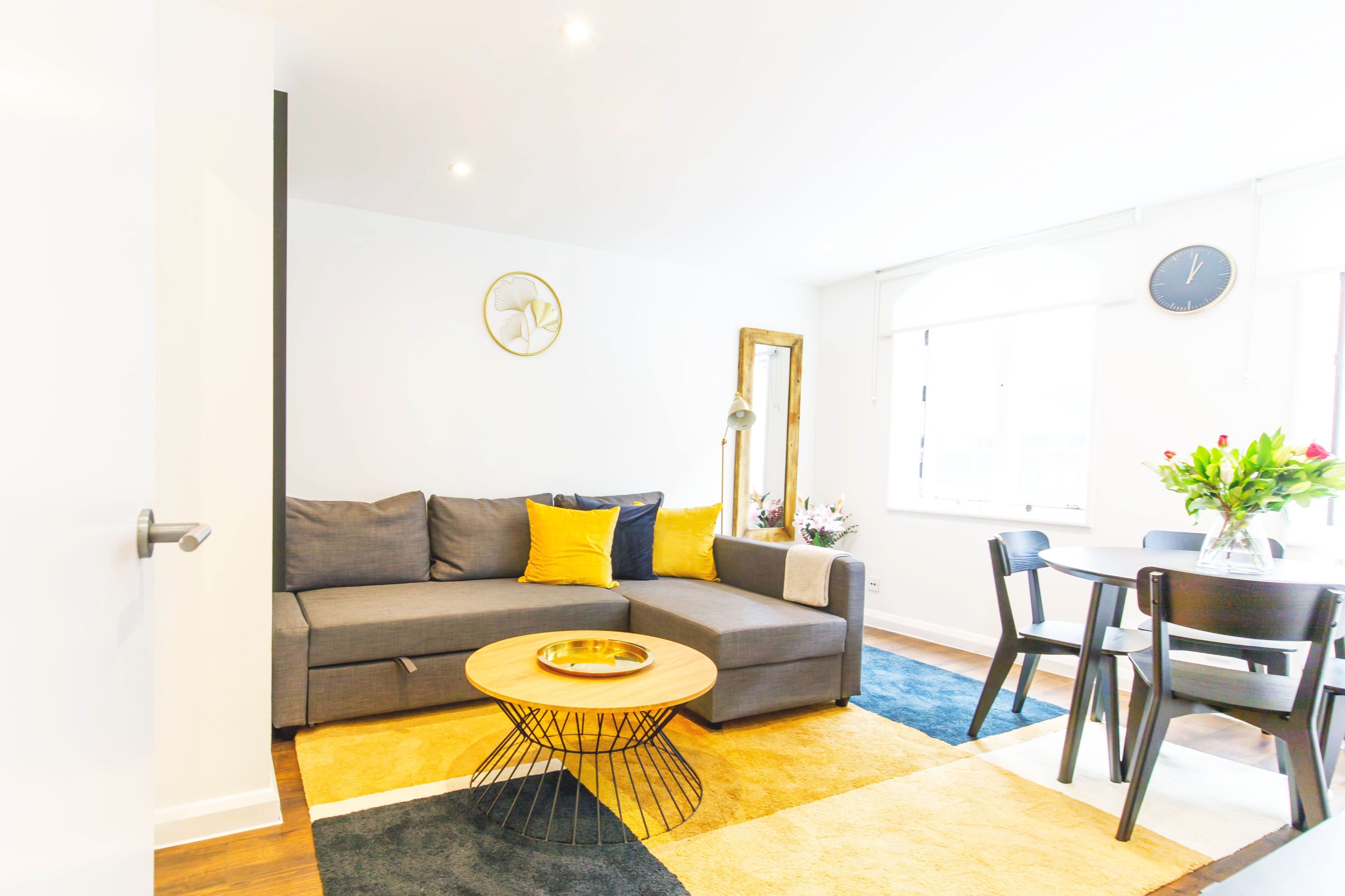 Apartment, City View | Living area