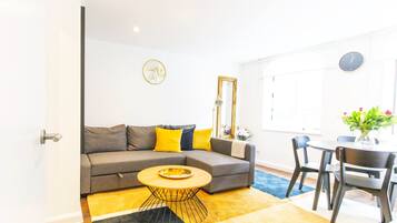 Apartment, City View | Living area