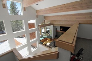 المنشأة من الداخل