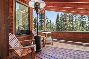 Terrace/patio - Spacious 4/5BR 4BA Tahoe Retreat w/ Hot Tub – Walk to Lake & Near Ski Resorts (Tahoe City)