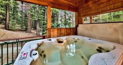 Spacious 4/5BR 4BA Tahoe Retreat w/ Hot Tub – Walk to Lake & Near Ski Resorts