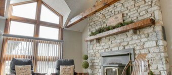 Dearfield Retreat / Hot tub / Game Room / Campfire