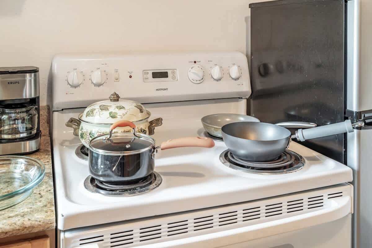 Simple stovetop for guests who prefer to cook meals during their stay.