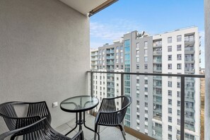 Appartement, balkon, uitzicht op de stad | Terras
