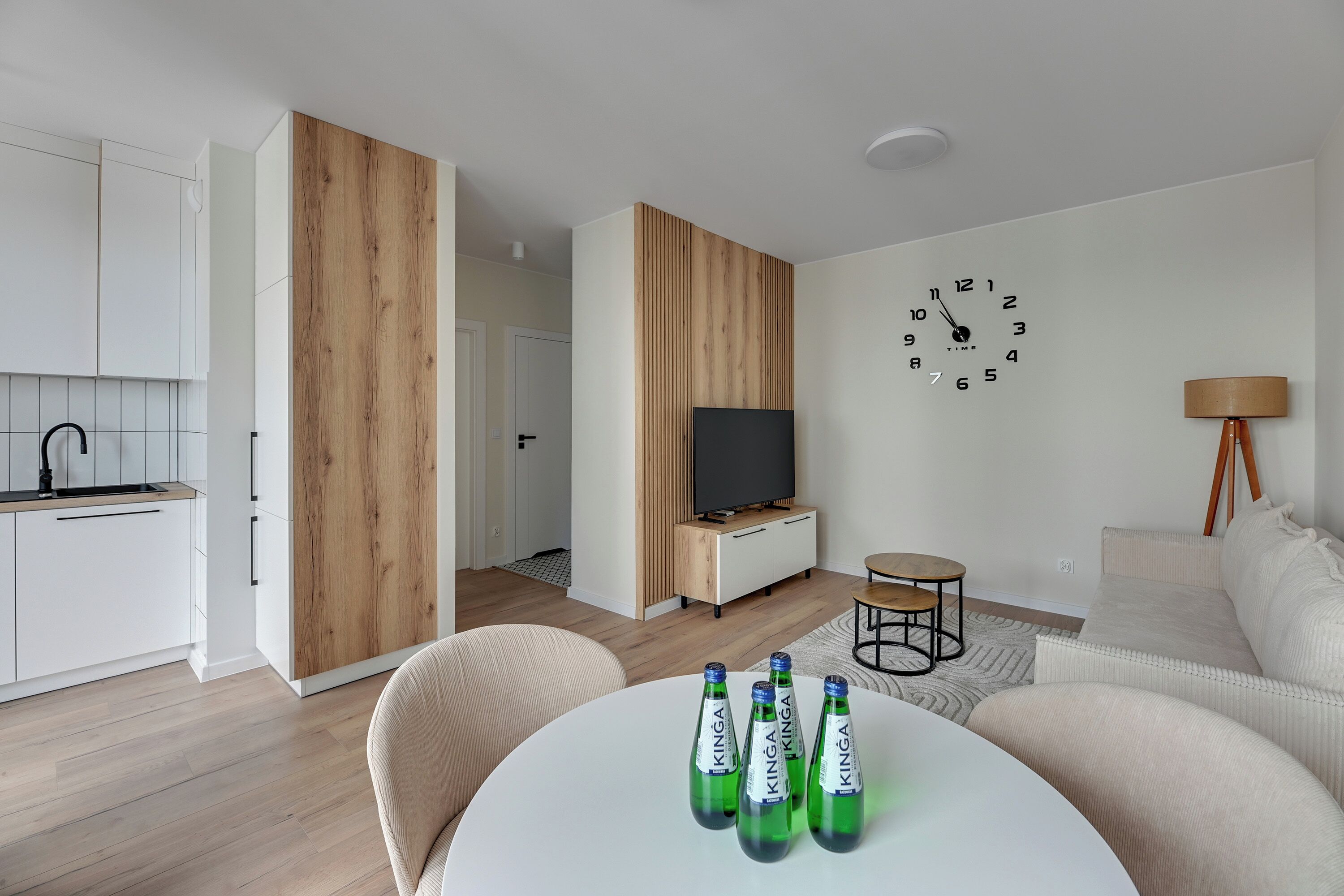 Apartamento, sacada, vista para a cidade | 1 quarto, ferros/tábuas de passar roupa, Wi-Fi de cortesia