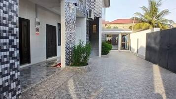 واجهة المنشأة