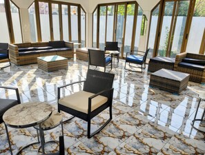 حمام سباحة