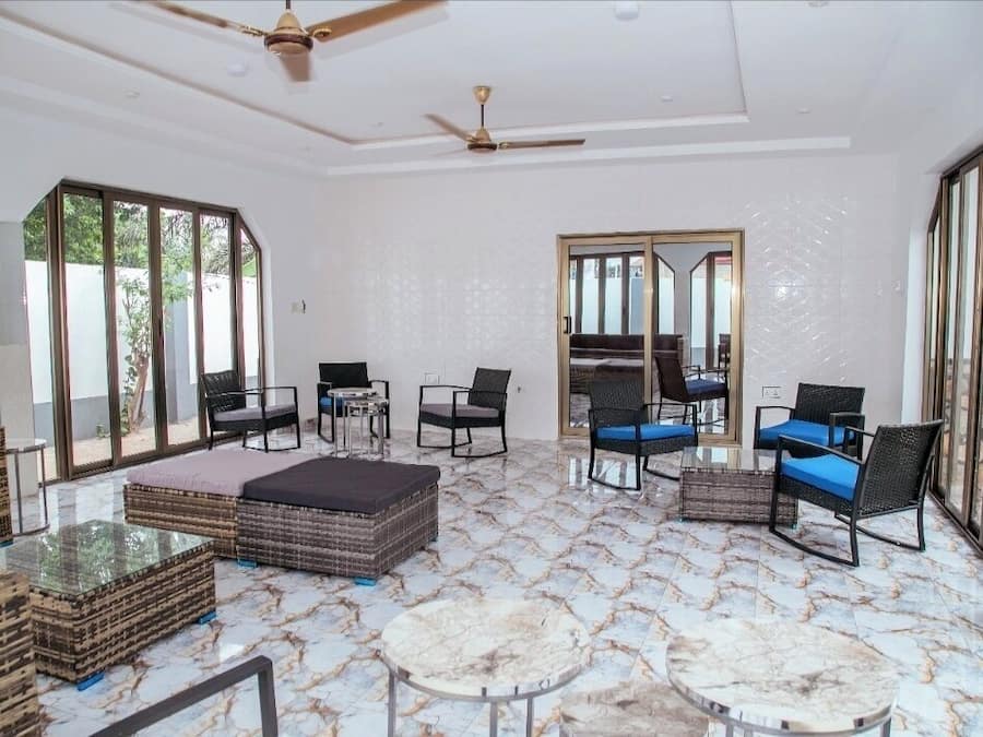 Bar junto a la piscina