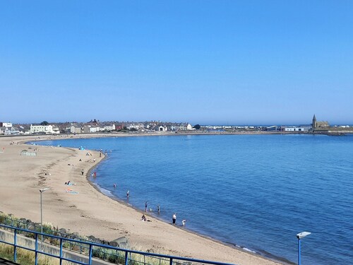 2 bedroom accommodation in Newbiggin-by-the-Sea