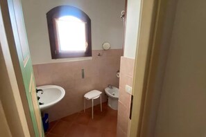 Apartment, 2 Schlafzimmer, Balkon, Meerblick | Badezimmer