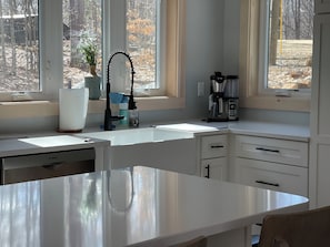Micro-ondes, four, plaque de cuisson, lave-vaisselle