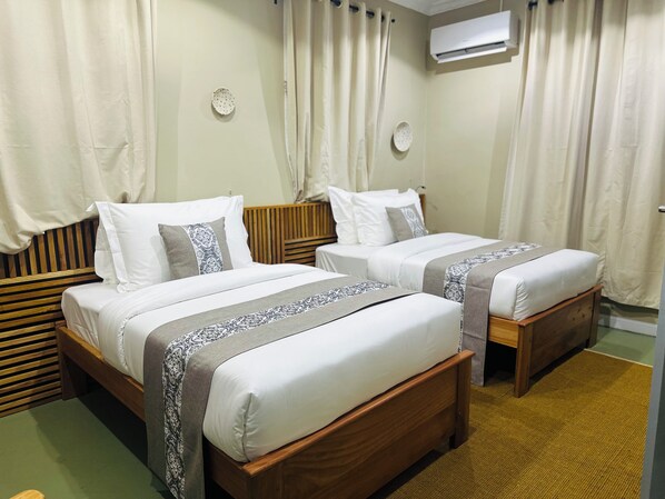 3 bedrooms, iron/ironing board, WiFi, bed sheets - Charming 3-bedroom house with AC and WiFi in lovely Moshi (MOSHI)