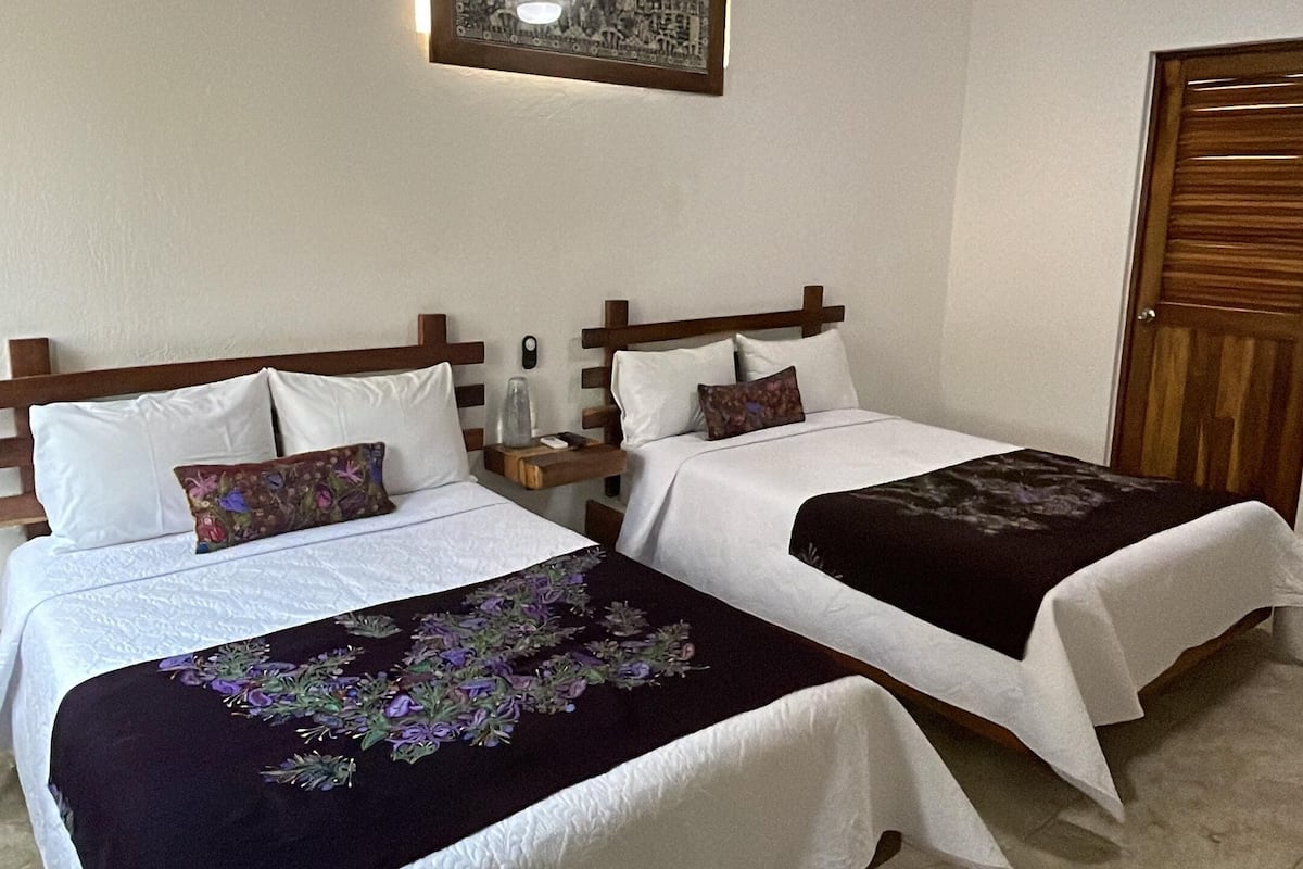Classic Twin Room | Bed sheets