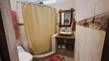 Classic Double Room | Bathroom