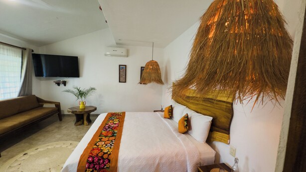 Unclassified image, 1 of 7, button - Hotel Casa Xalitla (Acapulco)
