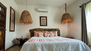 Unclassified image, 2 of 7, button - Hotel Casa Xalitla (Acapulco)