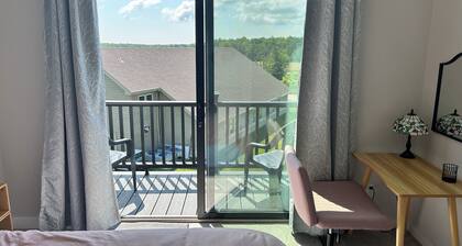New Construction: Hot tub and Gym near Downtown Egg Harbor