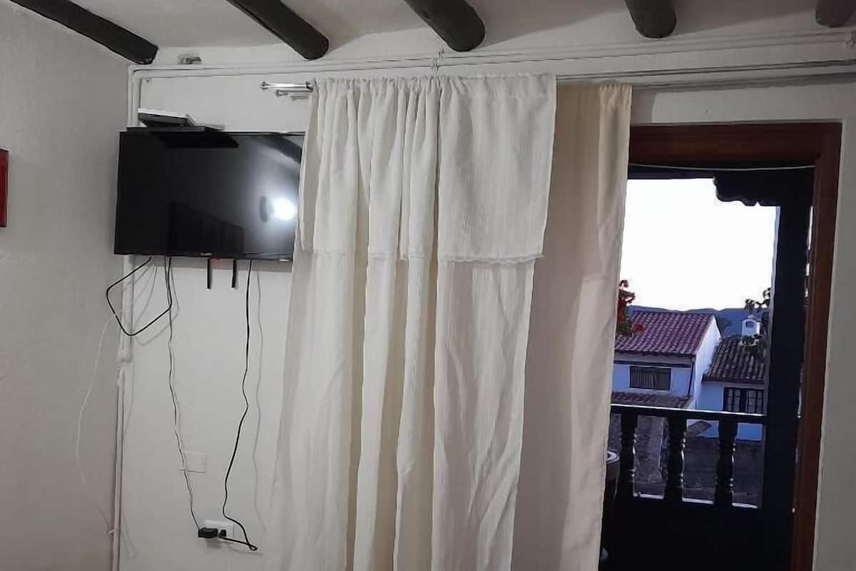 豪華雙人房, 露台 | 高級寢具、遮光窗簾/窗簾、熨斗/熨衫板、免費 Wi-Fi