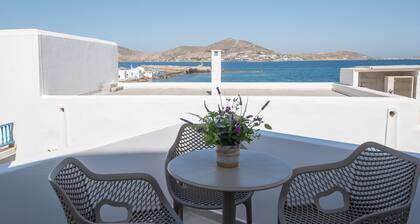 Seaview house , 2' from the town