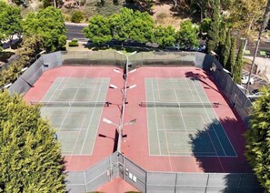 Sport court - 2-Bedroom Condo - close to all! (San Diego)