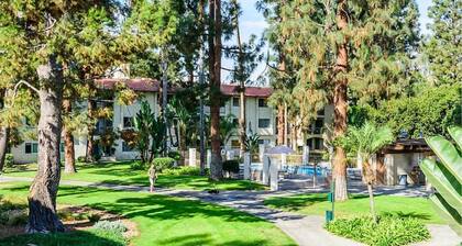 2-Bedroom Condo - close to all!