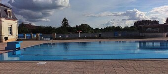 Farmhouse in Giroux Near Forest & Lake