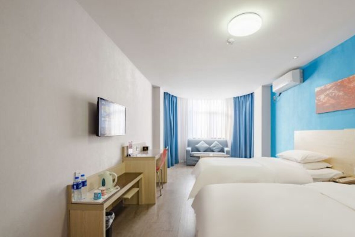 Business Standard Room