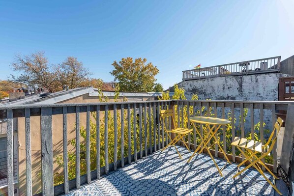 Apartment, 2 Bedrooms | Balkoni