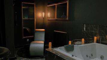 Jetted bath, hair dryer, towels, soap