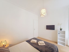 1 bedroom, iron/ironing board - N&J - MATISSE PLAGE - Central - Balcony (Niza)