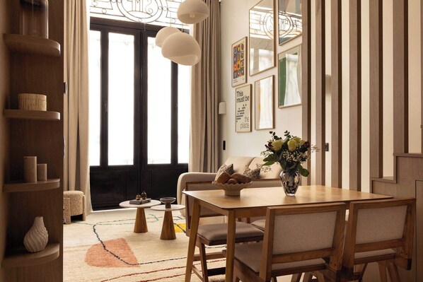 Apartment | Dining