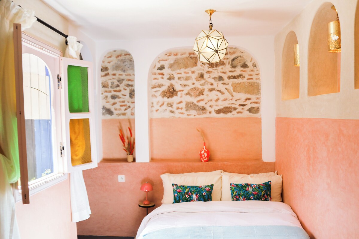 Classic Double Room | In-room safe, WiFi (free)