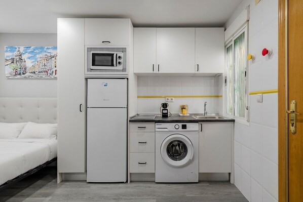 Fridge, microwave, coffee/tea maker