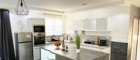 Fridge, microwave, oven, stovetop