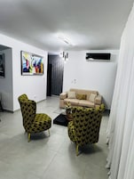 Comfort Apartment, City View | Living area